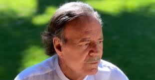 Julio Iglesias y su legado en la entrevista 'Buenas noches Cecilia': una conversación histórica revisitada