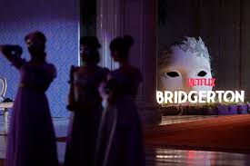 Moment surpriză la balul „Bridgerton", unde au venit starurile serialului. O cerere în căsătorie a avut loc în aplauzele invitaților