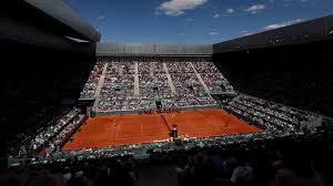 Play suspended in Madrid due to power outage