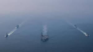 Leichtflugzeug nähert sich Flugzeugträger – Funkspruch stürzt Pilot in Dilemma