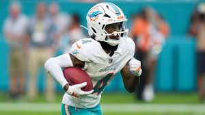 NFL news roundup: Dolphins trading WR Tutu Atwell back to Rams; Packers signing TE Jonnu Smith