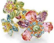 anello Swarovski Mesmera cristalli tagli misti, generata con l'AI