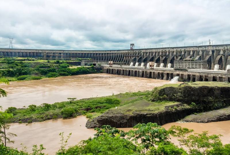 PRESA DE ITAIPU