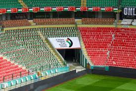 Konya'da muhteşem atmosfer! Filistinli futbolcular meşaleyle karşılandı — Haber 7