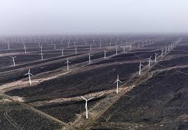 Galerie Foto - Trump aberează în privința eolienelor din China: „Nu am reușit să găsesc niciun parc eolian”. Realitatea? Cel mai mare din lume e acolo