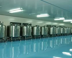 thực tế sơn epoxy kháng hóa chất cho sàn nhà xưởng, do AI tạo