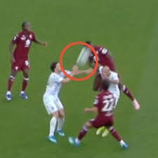 Torino-Inter, moviola: mani di Carlos Augusto "in posizione innaturale", è rigore