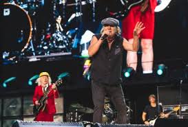 AC/DC volta ao Brasil: grande show ou espetáculo deprimente de velhinhos?
