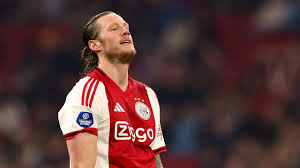 PEC Zwolle vs Ajax: Weghorst Kembali Starter, Grim Lakukan Tiga Perubahan