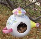2 parrots singing and talking teapot