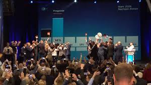 AfD-Triumph in Sachsen-Anhalt: So jubeln die Parteimitglieder über das Ergebnis — 1&1