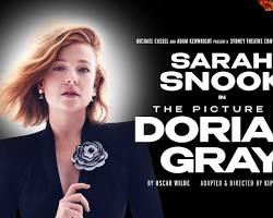 Image of Sarah Snook in a stage production