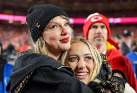 Us Weekly - News update