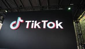TikTok users report surge in repeated, old videos as platform faces algorithm concerns