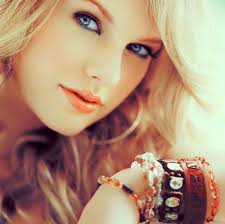 Hasil gambar untuk foto taylor waktu kecil