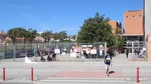 Alumnos de Valls protestan porque la huelga de docentes hace peligrar su fiesta de graduación