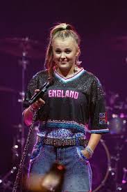 After Sharing AI Pics Of Their Future Family, JoJo Siwa Opened Up About Wanting Kids With Chris Hughes
