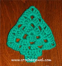Résultat de recherche d'images pour "crochet Christmas tree"