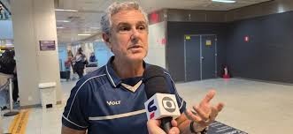 Zé Roberto vai treinar time de Los Angeles e continua à frente da seleção brasileira de vôlei