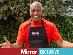 The Mirror - News update