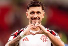 Copa do Mundo: Uruguai atualiza situação de meia do Flamengo