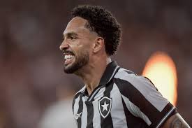 Vitinho elogia blindagem contra crise no Botafogo, mas reconhece: “A gente poderia estar melhor”