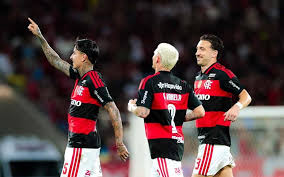 Técnico tenta convencer astro do Flamengo a voltar à seleção após recusa; entenda