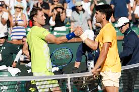 Avanza Alcaraz a Cuartos tras vencer con autoridad a Ruud -