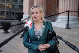 Heinäluoman mukaan Purra valehteli: ”Saakohan anteeksi edes taivaan porteilla?”