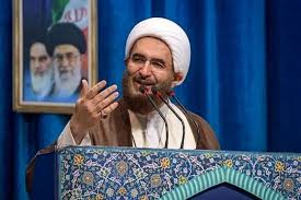 امام جمعه تهران: عظمت شخصیتی یک زن در پرتو عفت و حیا است