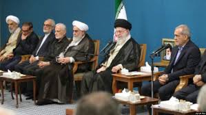 همزمان با مذاکرات ژنو؛ تلاش تکراری پزشکیان و شمخانی با طرح دوباره فتوای خامنه‌ای