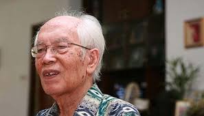 Komponis lagu nasional, Alfred Simanjuntak (92 tahun) di kediamannya di Bintaro, Jakarta, pertengahan Oktober kemarin. Salah satu lagu nasional ciptaannya ... - 147329_620