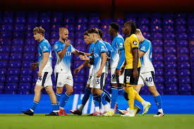 ¡Goleadas Épicas! Huddersfield, Crewe y Stevenage Destrozan el Trofeo - Imagen principal del artículo