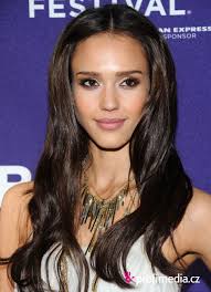 Promi-Frisur zum Ausprobieren - Jessica Alba - Jessica Alba. Jessica Alba