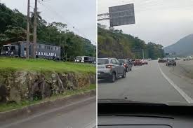 VÍDEO: Motoristas voltam na contramão com medo de criminosos na rodovia dos Imigrantes, SP
