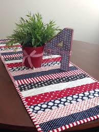 Résultat de recherche d'images pour "4th of July table runners"