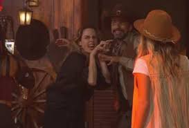 Ana Paula provoca Cowboy após vencer desafio em festa de BBB 26