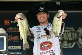 Andrew Loberg Extends Lead at Bassmaster Elite on Lake Tenkiller