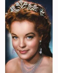 Als Sissi wird <b>Romy Schneider</b> 1955 zum Star. Vor allem in Deutschland bringt <b>...</b> - romy-schneider-sissie