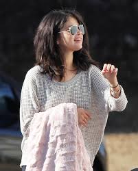 Résultat de recherche d'images pour "selena gomez 2015"