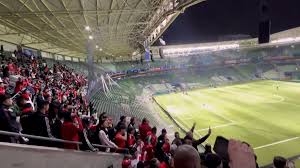 River Plate Eliminado: Hinchas Furiosos y Gallardo Cuestiona al Árbitro - Imagen principal del artículo