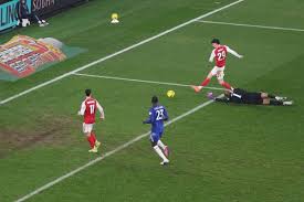 Arsenal a dat lovitura în minutul 90+7 contra lui Chelsea și s-a calificat în finala Cupei Ligii Angliei