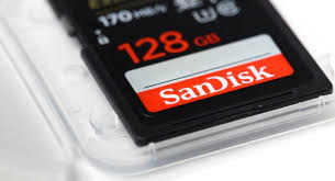 SanDisk Stock (SNDK) Surges 3,000% on AI Demand as Valuation Concerns Rise Amid Strong Tailwinds