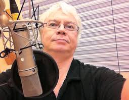John Valentine works as co-host of “Good Morning Pops” airing from 6 a.m. to 7 a.m. weekdays on KBS 2 FM. He has written and performed songs since 2000. - 1106220501