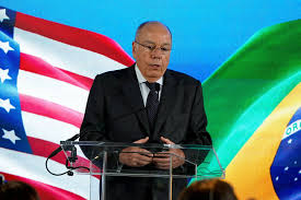Vieira nega base para tarifaço e diz esperar que tema chegue a Trump 'em breve' - 04/06/2026 - Economia