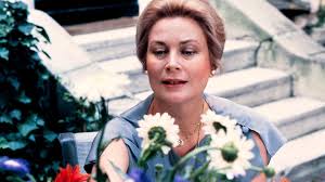Grace Kelly y su desconocida pasión por las flores: un libro, una exposición en París y el legado que mantiene vivo Carolina de Mónaco