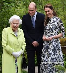Queen Elizabeth ‘Liked’ the Idea of Prince William Marrying Into Princess Kate’s ‘Really Close Family’
