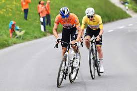 Florian Lipowitz schuwt duel niet in slotrit, maar Tadej Pogacar zet kroon op het werk en voegt nu ook Ronde van Romandië toe aan palmares