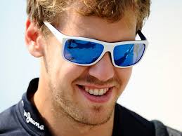 <b>Red Bull</b> Racing Eyewear - Mere Bildquelle: www.blacktopmedia.co.za - Sebastian-Vettel1_mere