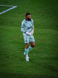 Velho conhecido do Flamengo em campo… Alex Muralha! Quem lembra aí? 📸 @brunodoubs | @paparazzorubronegro